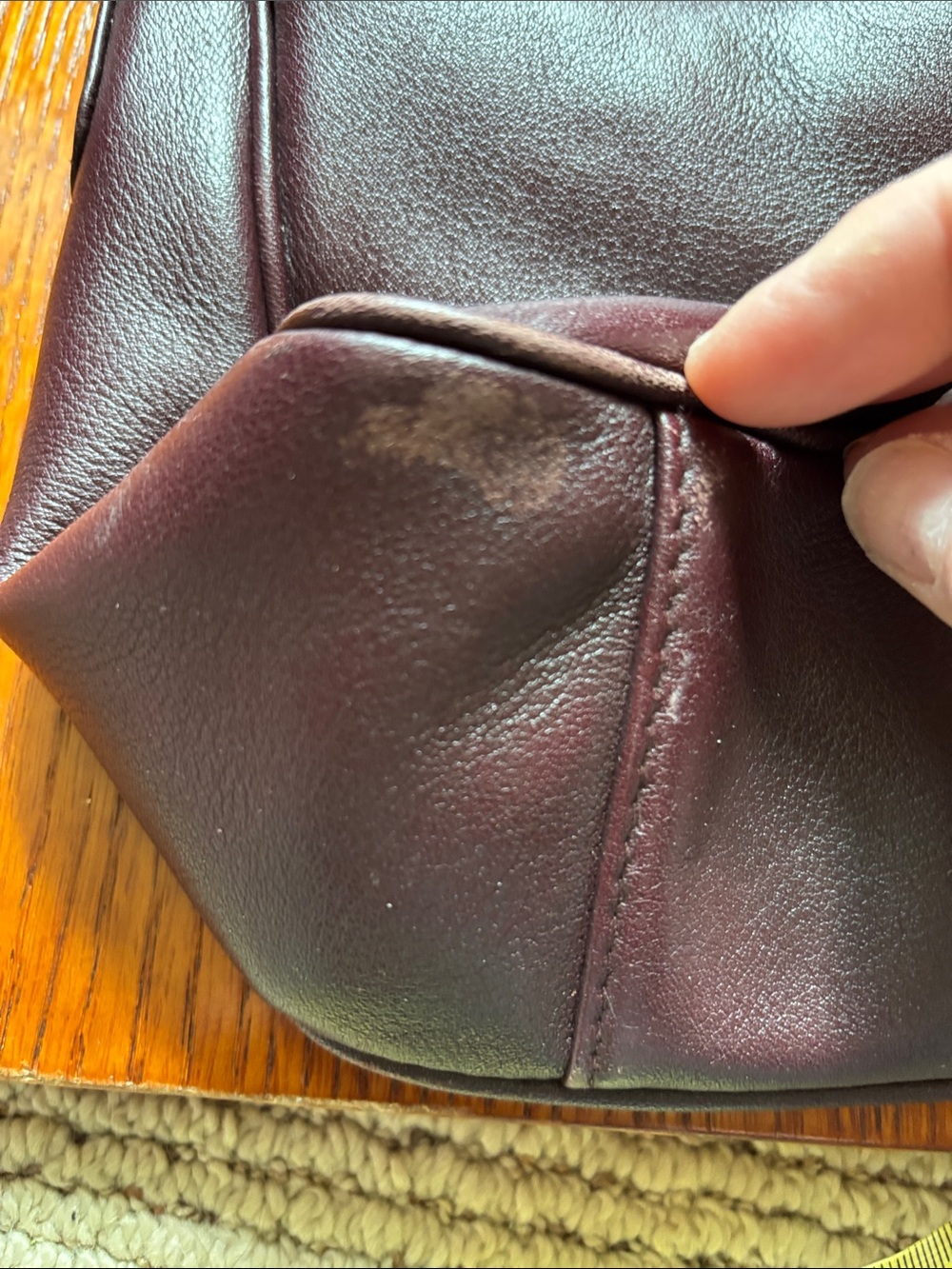 ETIENNE AIGNER Oxblood Maroon Leather Shoulder purse. Vintage classic. - Picture 8 of 12